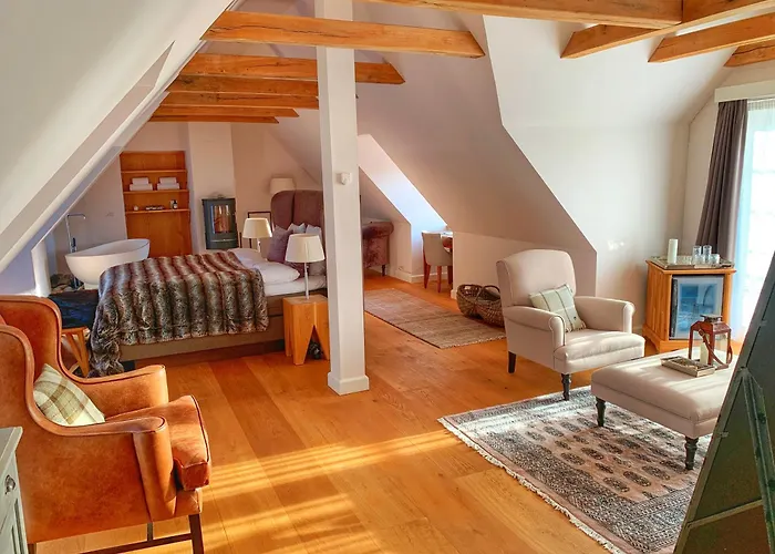 - Vejroe Resort